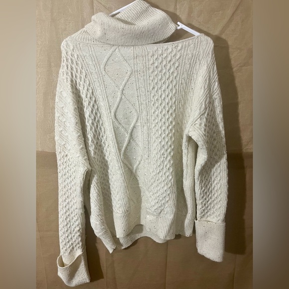 ✨$9 sale✨ Sofia Jeans by Sofia Vergara Cutout Cable Sweater Size Xl 16/18 - Picture 1 of 5